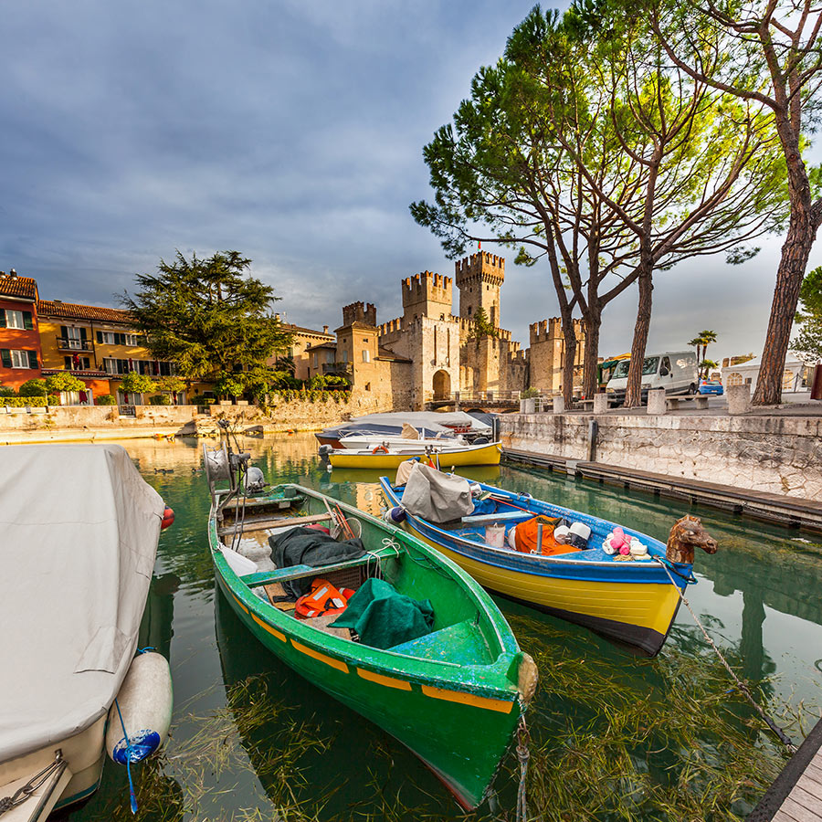 Il gigante centri commerciali rocca di sirmione