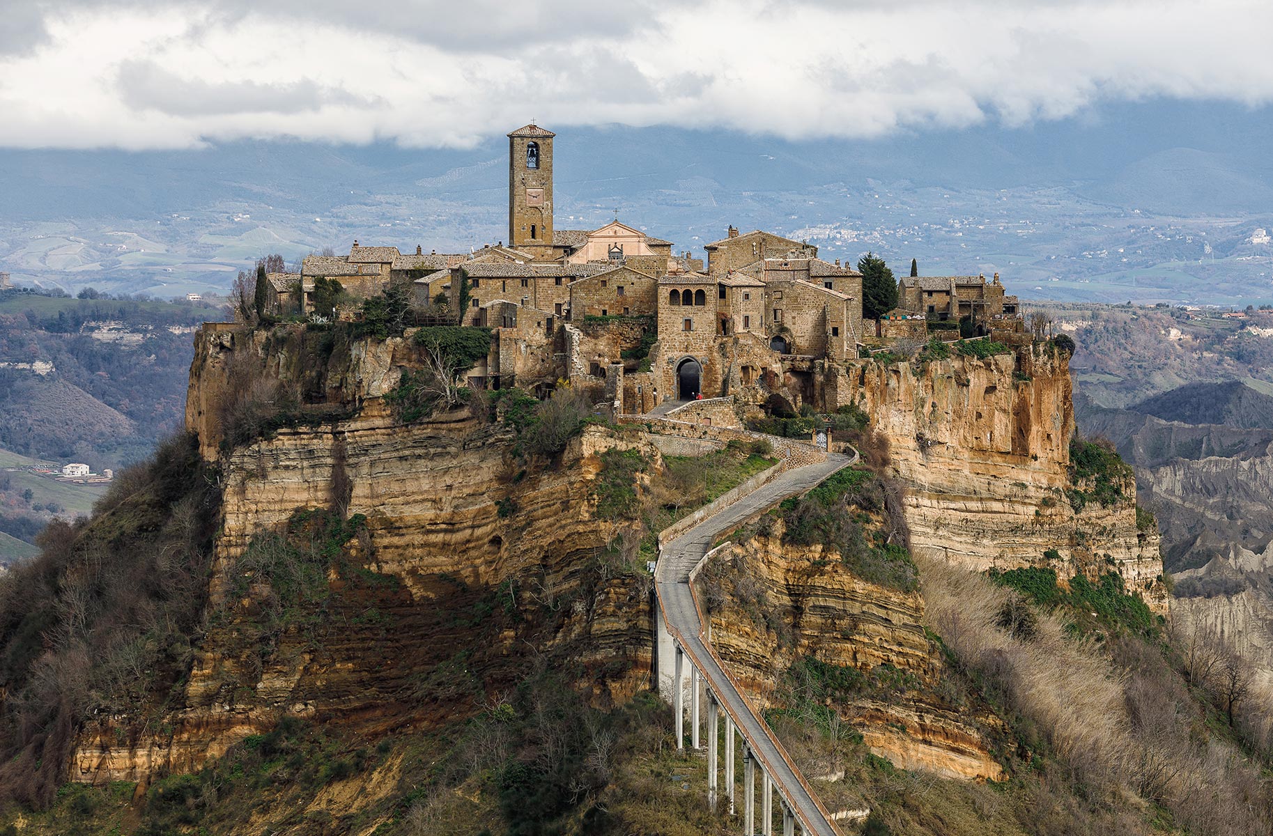 il gigante centri commerciali civita di bagnoregio borghi italia umbria