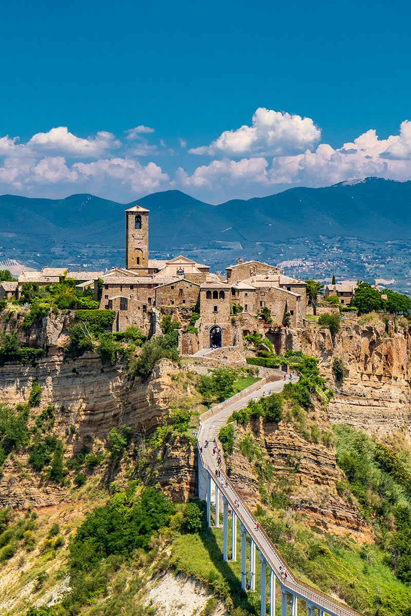 il gigante centri commerciali borghi italia civita di bagnoregio