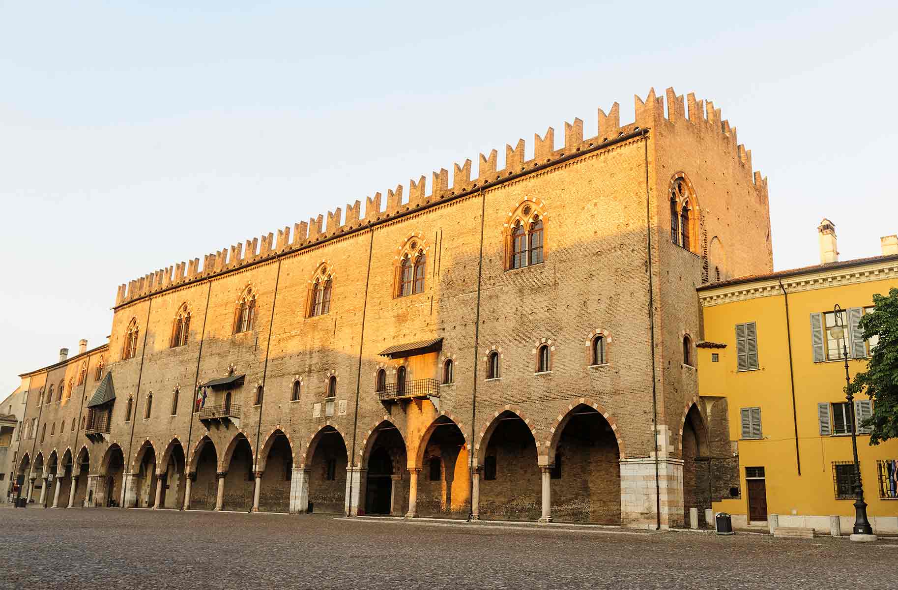 il gigante centri commerciali mantova palazzo ducale