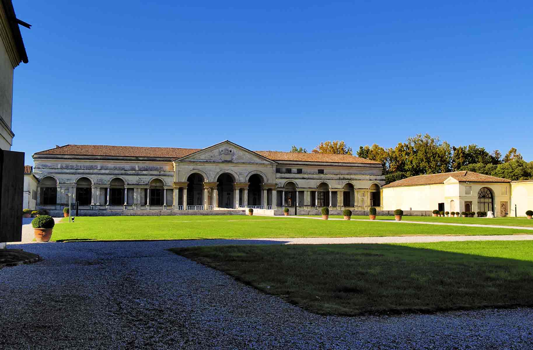 il gigante centri commerciali mantova palazzo te