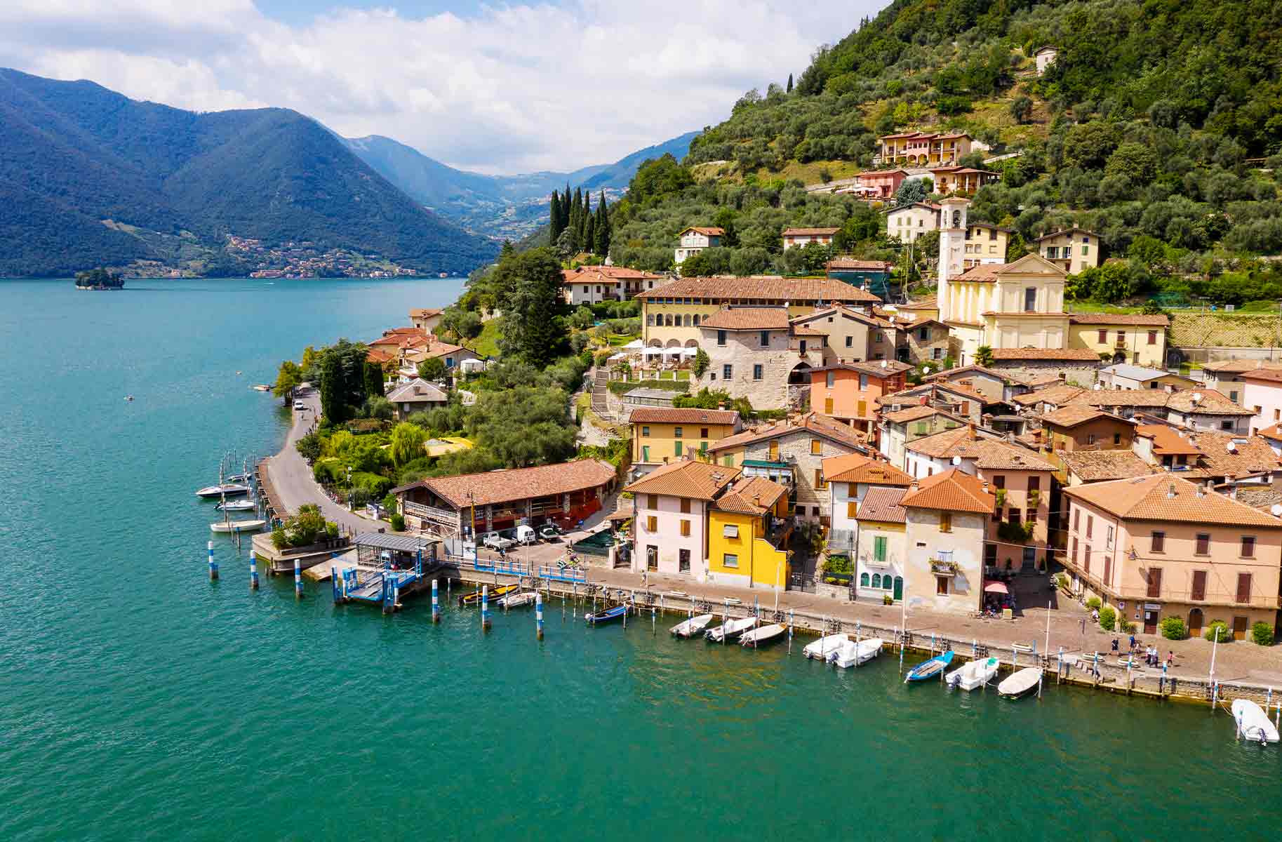 peschiera maraglio sul lago di iseo