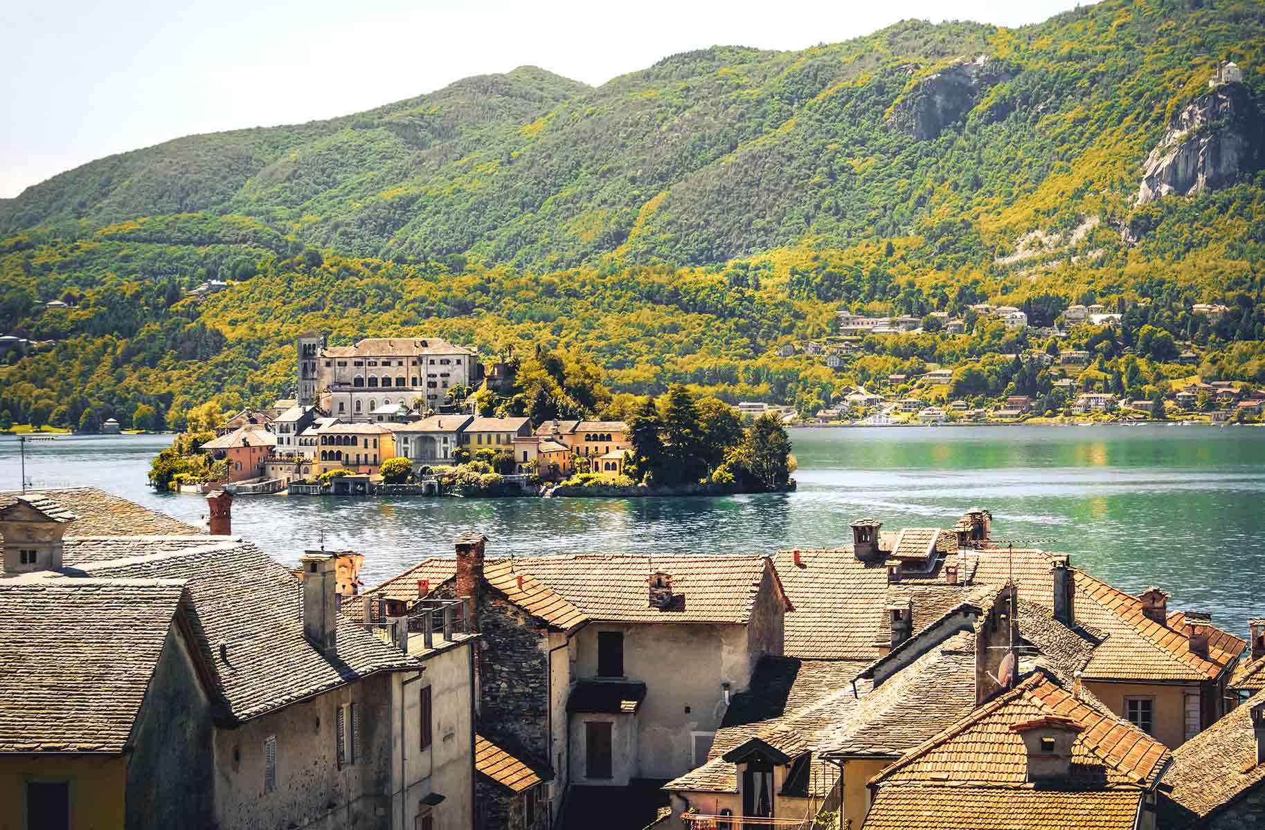 Scorcio del lago d'Orta